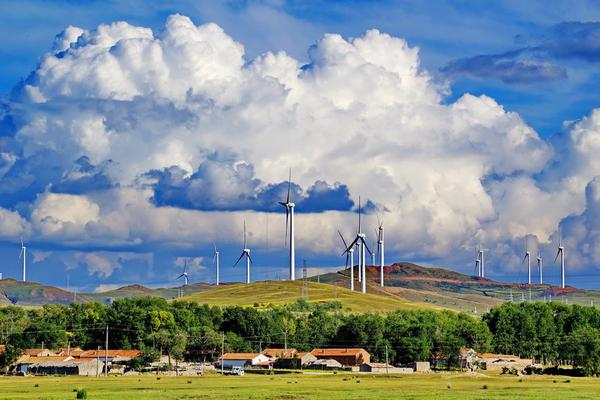 The file photo shows a wind power plant in Zhangjiakou, North China's Hebei province. (Photo/Xinhua)