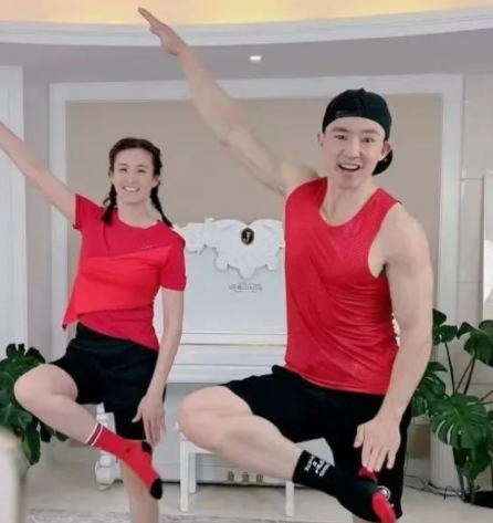 Taiwan singer Liu Genghong goes viral after fitness livestream