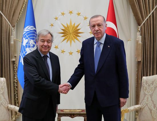 Turkish President Recep Tayyip Erdogan (R) meets with United Nations Secretary-General Antonio Guterres in Ankara, Turkey, April 25, 2022. (Turkish Presidential Palace/Handout via Xinhua)