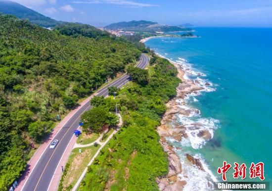 China's resort island of Hainan receives over 81 mln tourists in 2021