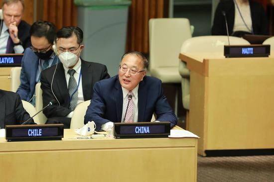 Zhang Jun (front), China's permanent representative to the United Nations, speaks at a high-level roundtable on small states, multilateralism and international law at the UN headquarters in New York, on April 28, 2022.(Xinhua/Xie E)