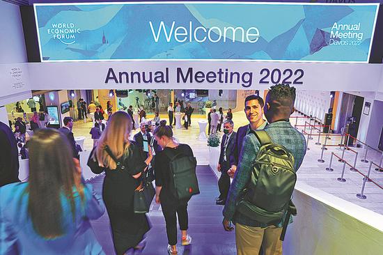 Davos urges attendees to serve larger community