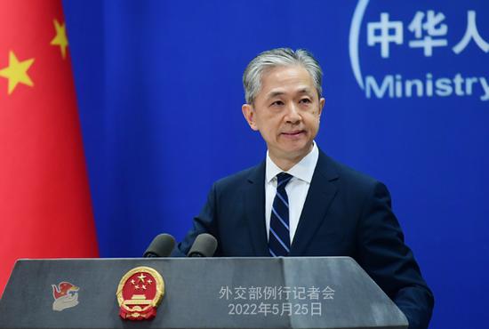  Chinese Foreign Ministry spokesperson Wang Wenbin speaks at a press conference, May 25, 2022. (Photo from the fmprc.gov.cn)