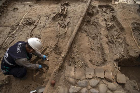 Colonial cemetery with 42 burials found in Peru