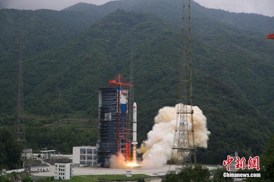 China sends nine satellites into orbit aboard a Long March-2C carrier rocket from the Xichang Satellite Launch Site in southwest China's Sichuan Province, June 2, 2022. (Photo/China News Service)