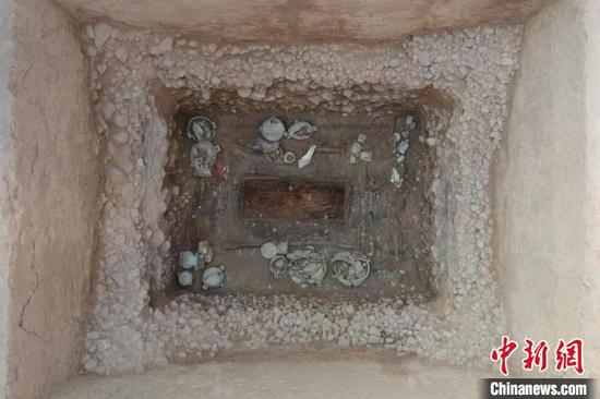 Photo shows the view of the tomb found in the north of Taosi Village, Xiangfen County, Shanxi Province. (Photo provided by Shanxi Provincial institute of archaeology)