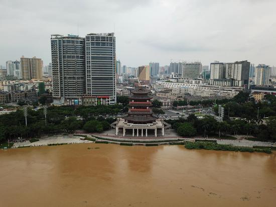 Water of Yujiang River in S China's Nanning exceeds warning level