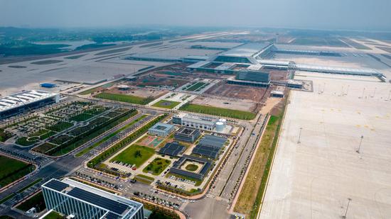 China's first cargo airport to put into operation