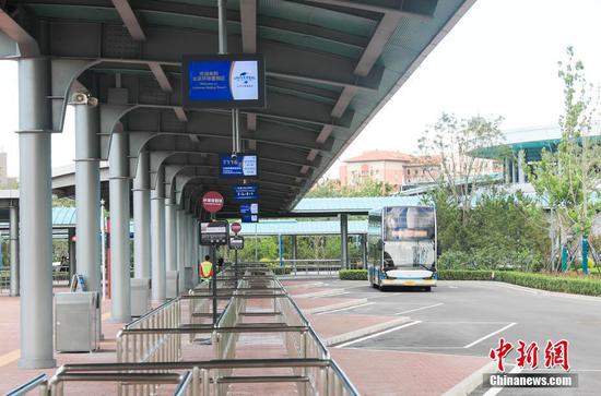 Beijing ground public transport network starts automatic health code verification. (Photo/China News Service)