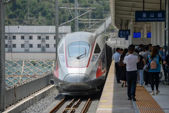 Zhengzhou-Chongqing High-speed Railway to put into operation in late June