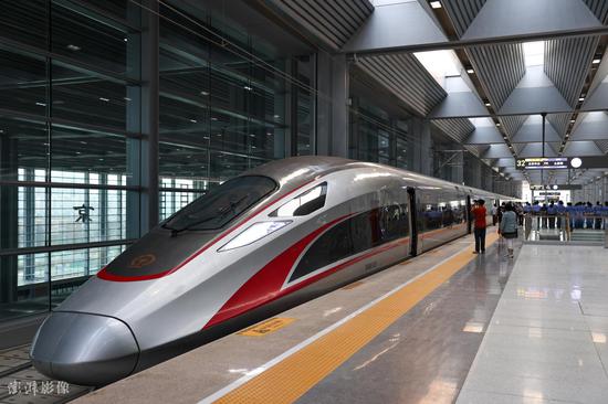 Beijing Fengtai Railway Station resumes services after four-year reconstruction