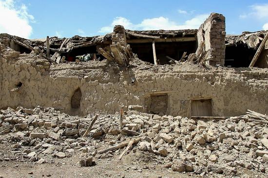 At least 1,000 dead in Afghan earthquake