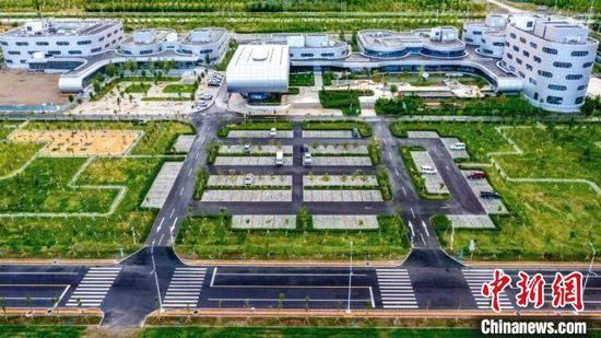 The Karamay Cloud Computing Industrial Park (Photo: China News Service/ Min Yong)