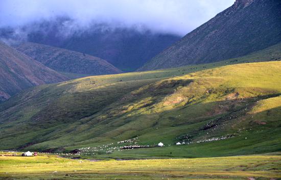Natural scenery of Bayanbulak grasslands in Xinjiang