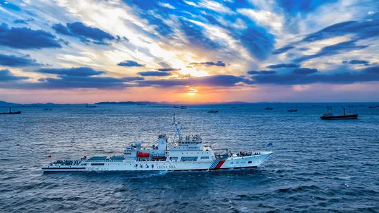 China's first large-scale patrol vessel in Taiwan Straits commissioned