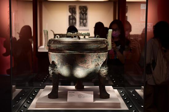 Ancient bronzes of China, S Korea, and Japan exhibited at National Museum of China