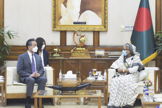 Bangladeshi Prime Minister Sheikh Hasina meets with visiting Chinese State Councilor and Foreign Minister Wang Yi in Dhaka, Bangladesh, on Aug. 7, 2022. (Xinhua)