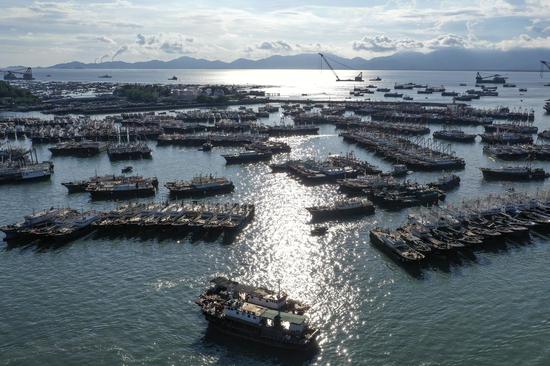 Seasonal fishing ban lifted in South China Sea