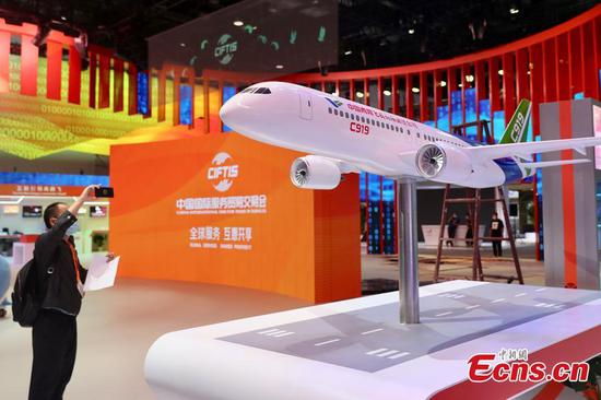 A C919 model is on display at the 2022 China International Fair for Trade in Services (CIFTIS), Aug. 28, 2022. (Photo/China News Service)

