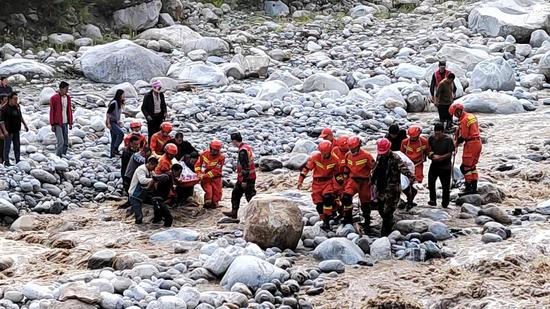 Rescue work underway after M-6.8 quake hits Sichuan