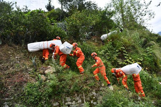 Relief work underway in quake-hit Sichuan