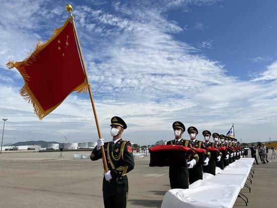 Handover ceremony for 88 Chinese soldiers' remains held in Incheon