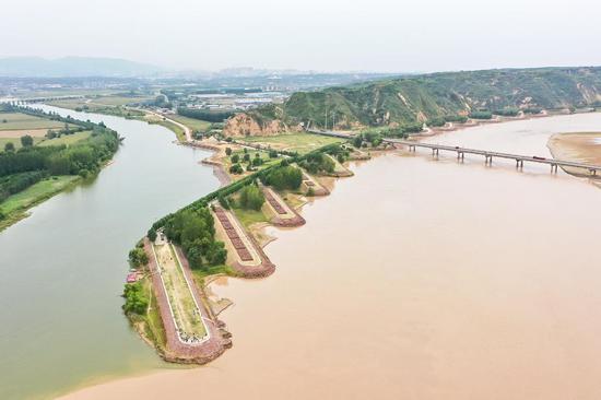 Unique boundary forms on Yellow River