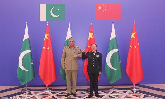 Chinese defense minister meets Pakistani chief of army staff
