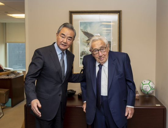 State Councilor and Foreign Minister Wang Yi meets with former U.S. secretary of state Henry Kissinger in New York, Sept 19, 2022. (Photo/Xinhua)