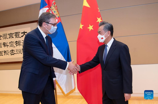 Serbian President Aleksandar Vucic (L) meets with Chinese State Councilor and Foreign Minister Wang Yi on the sidelines of the ongoing 77th session of the UN General Assembly in New York, the United States, Sept. 21, 2022. (Xinhua/Liu Jie)