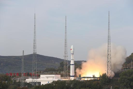 China launches three Shiyan satellites