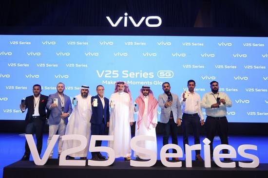 Chinese phone maker Vivo launches latest 5G smartphones in Saudi Arabia