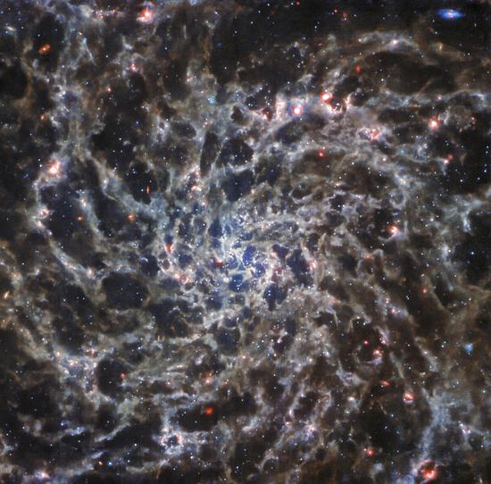 Webb telescope captures spiral galaxy