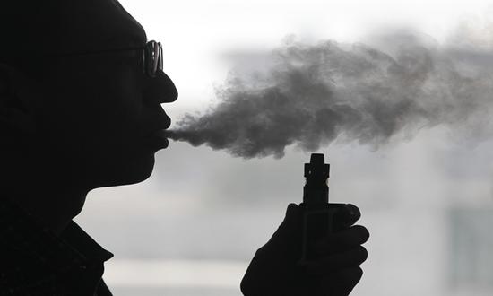 China tightens e-cigarette regulations, requires firms to obtain licenses