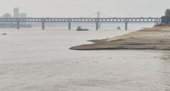 Water level of Yangtze River in Hubei starts to rise