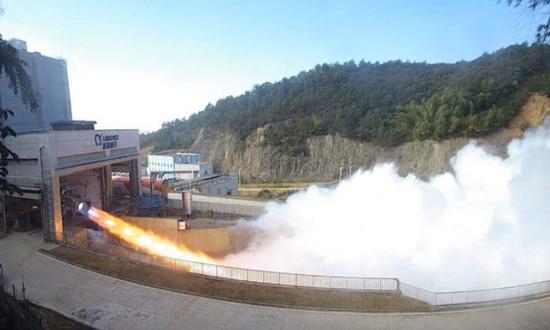 China's largest-thrust vacuum liquid oxygen and methane engine successfully completes its full-system test firings which lasted for 20 seconds, Oct. 19, 2022. (Photo/People's Daily)
