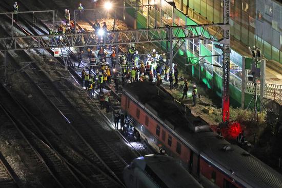 Train derailment injures 30 in South Korea