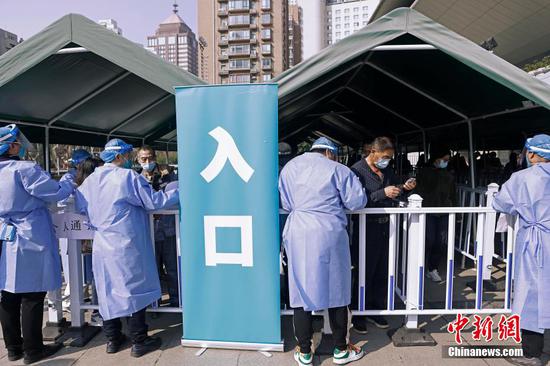 Photo shows a nucleic acid testing venue in Shanghai. (Photo/China News Service)