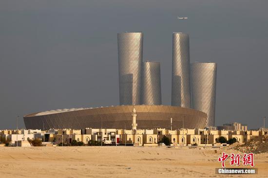 The photo shows Lusail Stadium, a key venue for the Qatar 2022 World Cup. (Photo/China News Service)