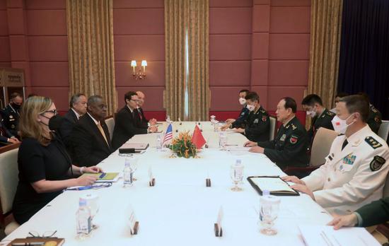 China, U.S. defense ministers hold talks on ties in Cambodia