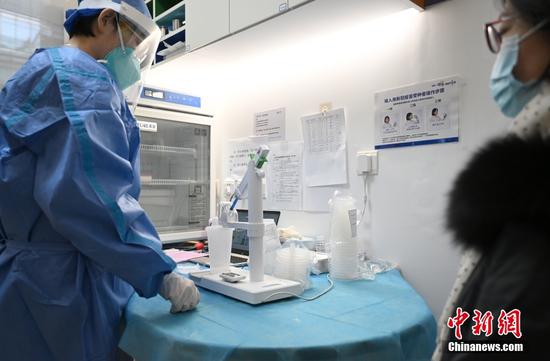 Inhaled COVID-19 booster vaccination starts in Chaoyao District, Beijing, Nov. 22. (Photo/China News Service)
