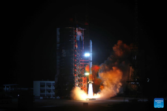A Long March-2D carrier rocket carrying the Yaogan-36 satellite blasts off from the Xichang Satellite Launch Center in southwest China's Sichuan Province, Nov. 27, 2022. The Yaogan-36 satellite was lifted at 8:23 p.m. (Beijing Time) by a Long March-2D carrier rocket and entered the planned orbit successfully. (Photo by Liu Guanghui/Xinhua)