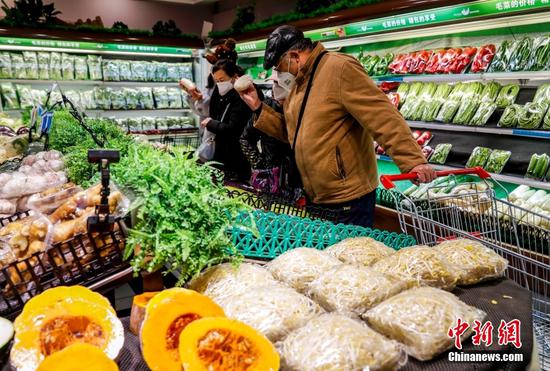 Shopping malls, stores resume services in Urumqi as COVID-19 rules further relaxed