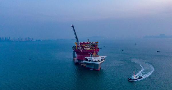 China-made huge Penguins FPSO sets out for North Sea in Europe