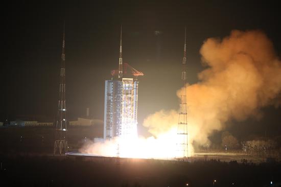 China sends Gaofen-5 01A satellite into space