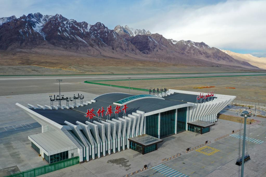 New plateau airport set to open in Xinjiang