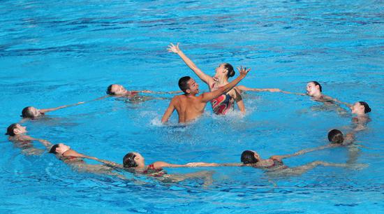 Team China performs during the gala show event of the 19th FINA World Championships in Budapest, Hungary, June 25, 2022. (Xinhua/Zheng Huansong)