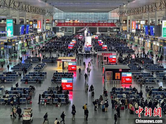The 2023 Spring Festival travel rush lasts for 40 days from Jan. 7 to Feb. 15. (Photo/China News Service)
