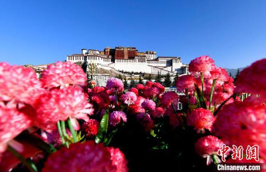 (W. E. Talk) Why are CPC's policies on developing Tibet a success?