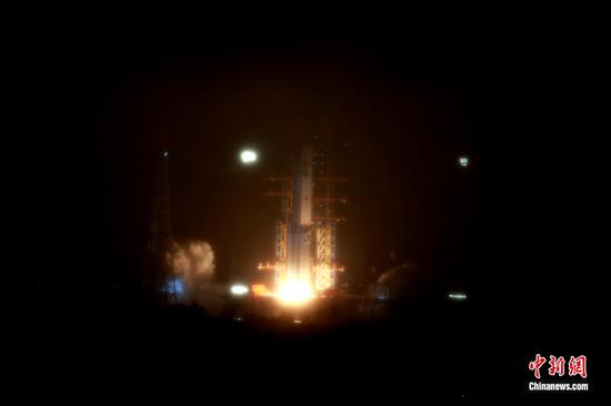 A Long March-7 carrier rocket carrying Satellite Shijian-23 blasts into space from the Wenchang Spacecraft Launch Site in south China's Hainan Province at 6:00 a.m. (Beijing Time), Jan. 9, 2023. (Photo/China News Service)